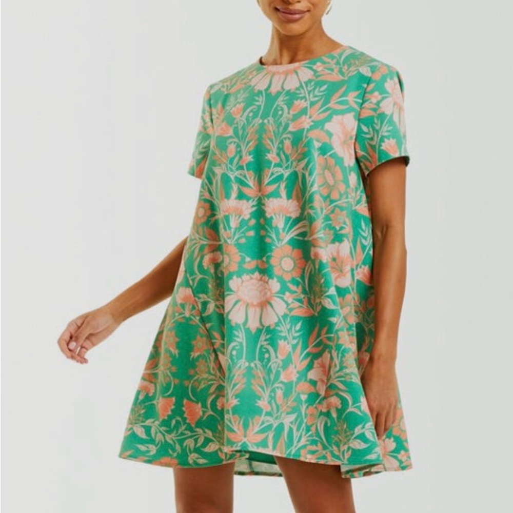 Floral Short Sleeve Mini Dress in Green and Pink